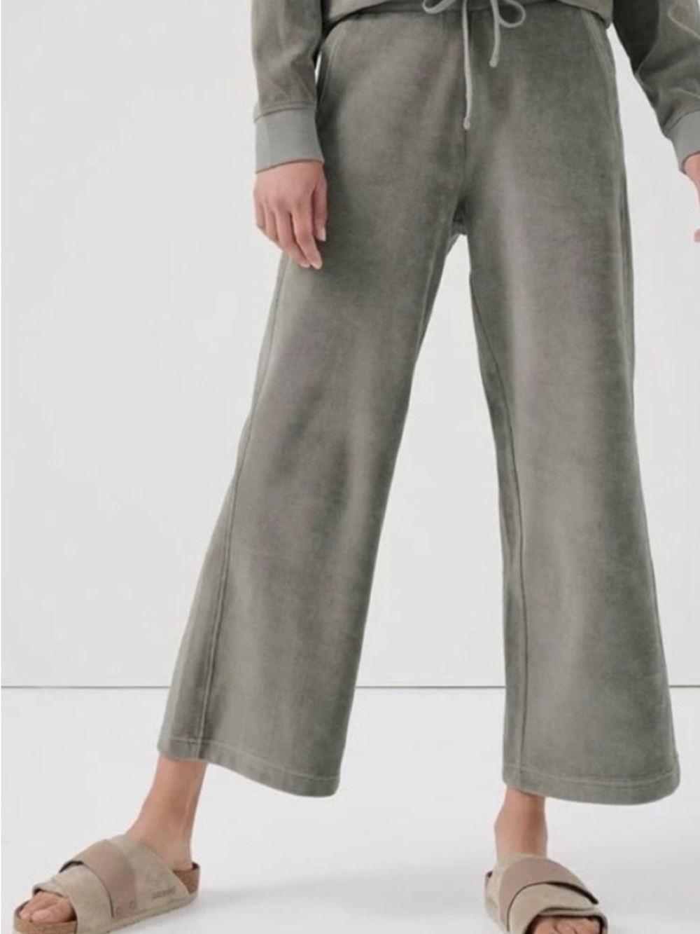 PACT • Cotton Velour Wide Leg Crop Pants in Shadow Green